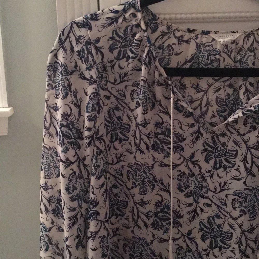 Aeropostale White Flower Top